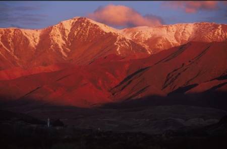 Atlasgebirge rot glühend.jpg