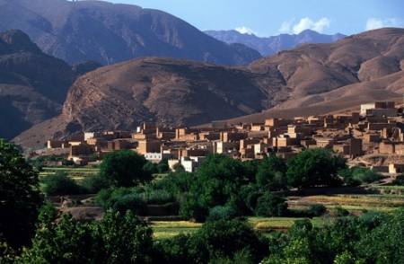 Tal an der StraÃŸe der Kasbah.jpg